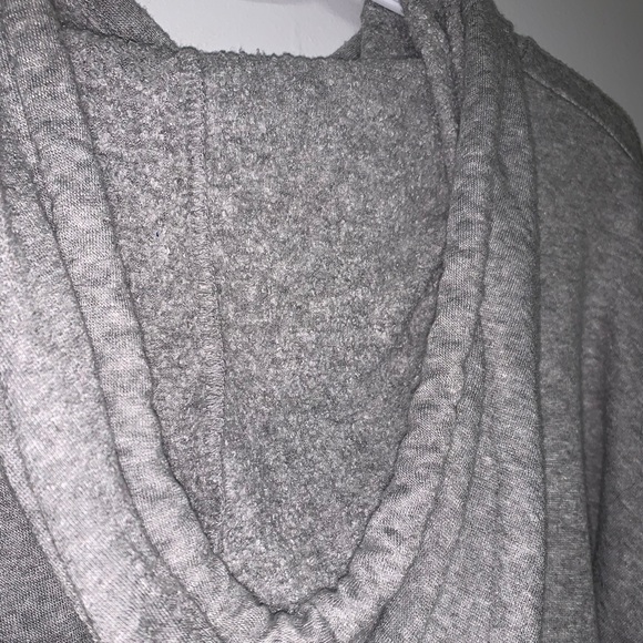 Queen Bees - Good Karma Cropped Hoodie - Picture 4 of 5